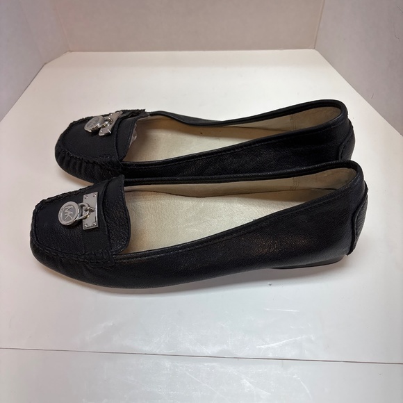 MK Michaels Kors Black Leather Hamilton Padlock Loafers Sz 7 - Picture 3 of 7